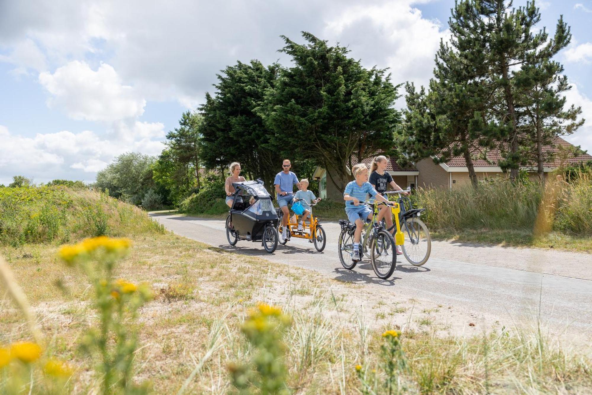 Vakantiepark Klein Vaarwater Buren  Bagian luar foto