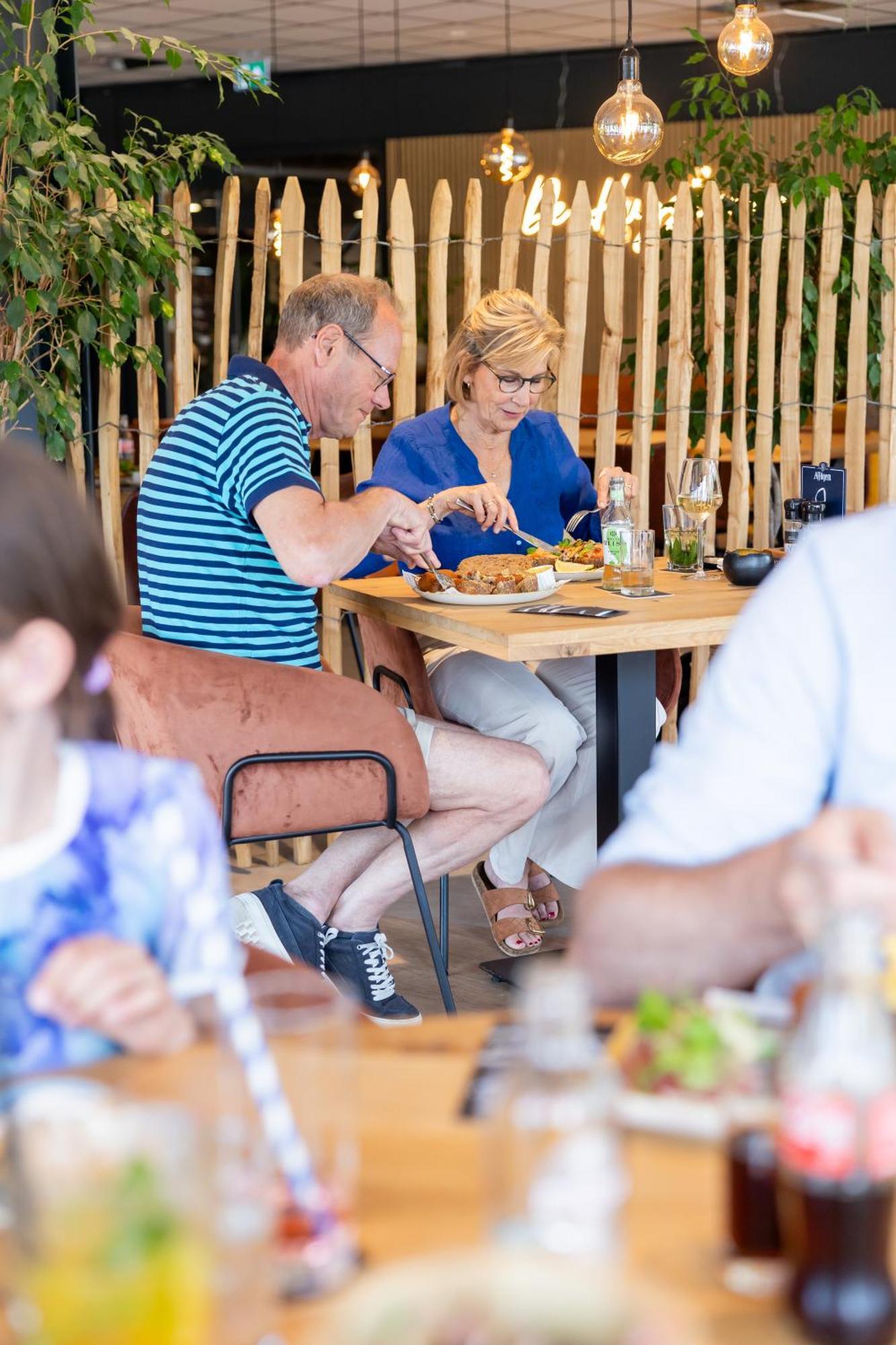 Vakantiepark Klein Vaarwater Buren  Bagian luar foto